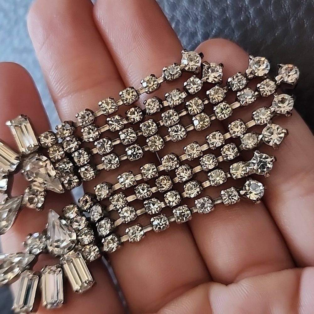 VTG clip on earrings - Picture 5 of 9